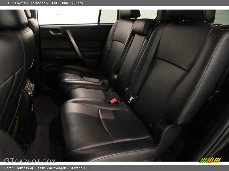 Black / Black 2013 Toyota Highlander SE 4WD