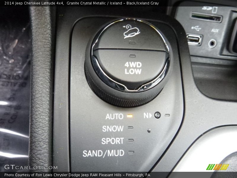 Granite Crystal Metallic / Iceland - Black/Iceland Gray 2014 Jeep Cherokee Latitude 4x4