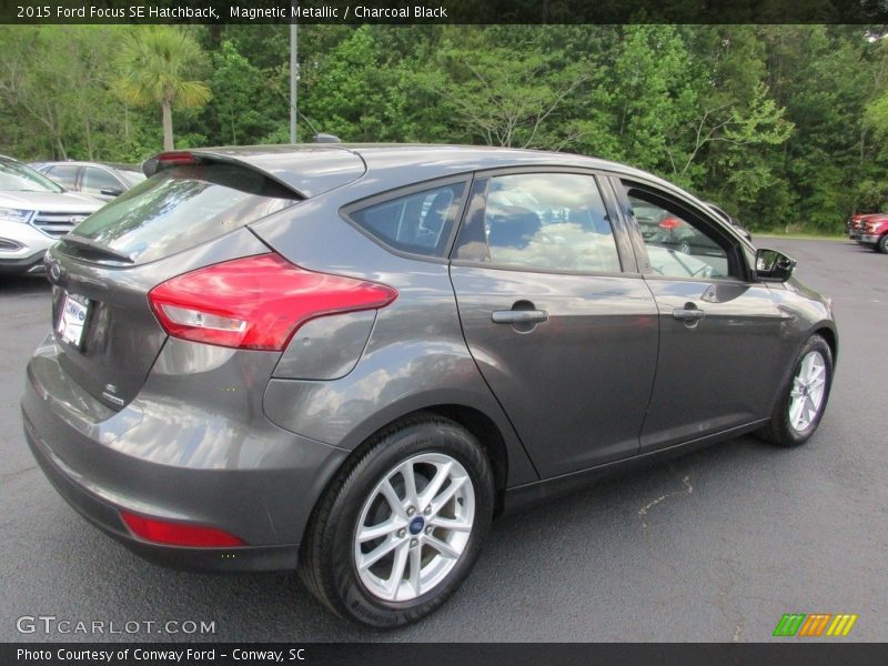 Magnetic Metallic / Charcoal Black 2015 Ford Focus SE Hatchback