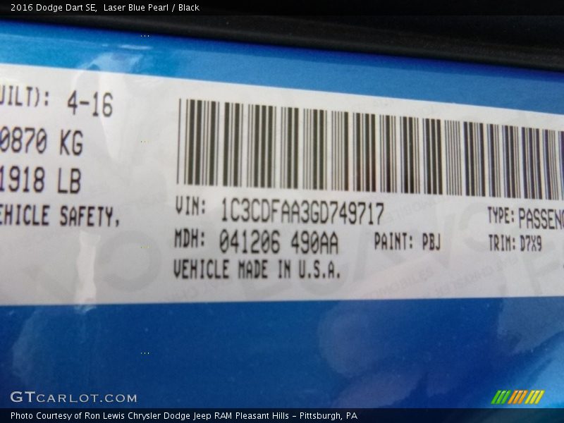 Laser Blue Pearl / Black 2016 Dodge Dart SE