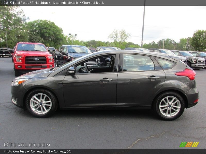 Magnetic Metallic / Charcoal Black 2015 Ford Focus SE Hatchback