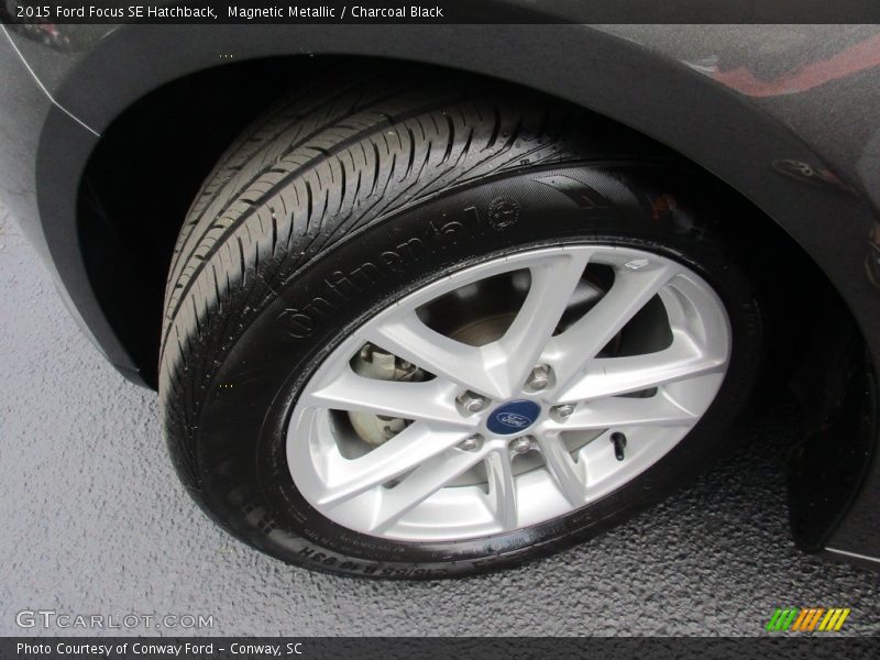 Magnetic Metallic / Charcoal Black 2015 Ford Focus SE Hatchback