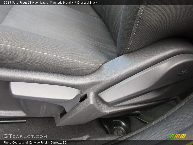 Magnetic Metallic / Charcoal Black 2015 Ford Focus SE Hatchback