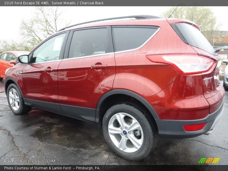 Sunset Metallic / Charcoal Black 2016 Ford Escape SE 4WD