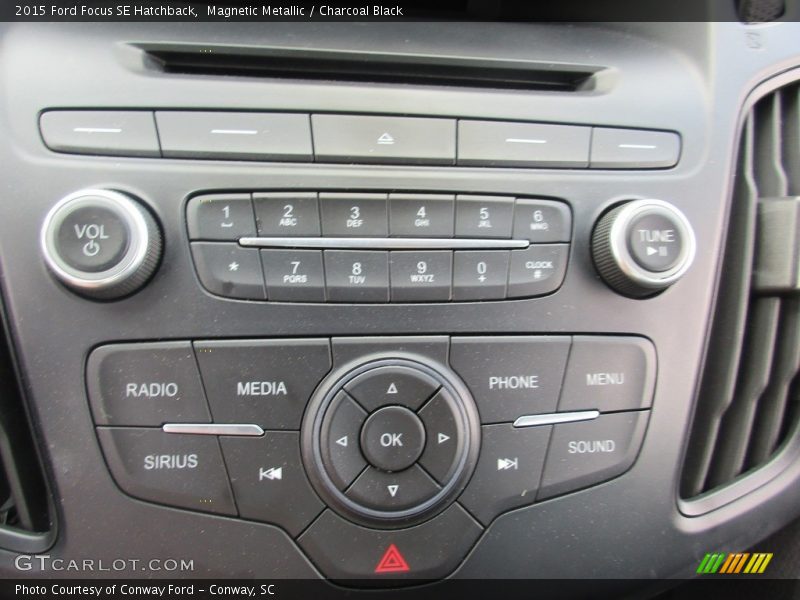 Magnetic Metallic / Charcoal Black 2015 Ford Focus SE Hatchback