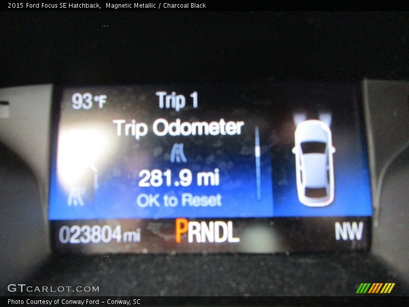 Magnetic Metallic / Charcoal Black 2015 Ford Focus SE Hatchback