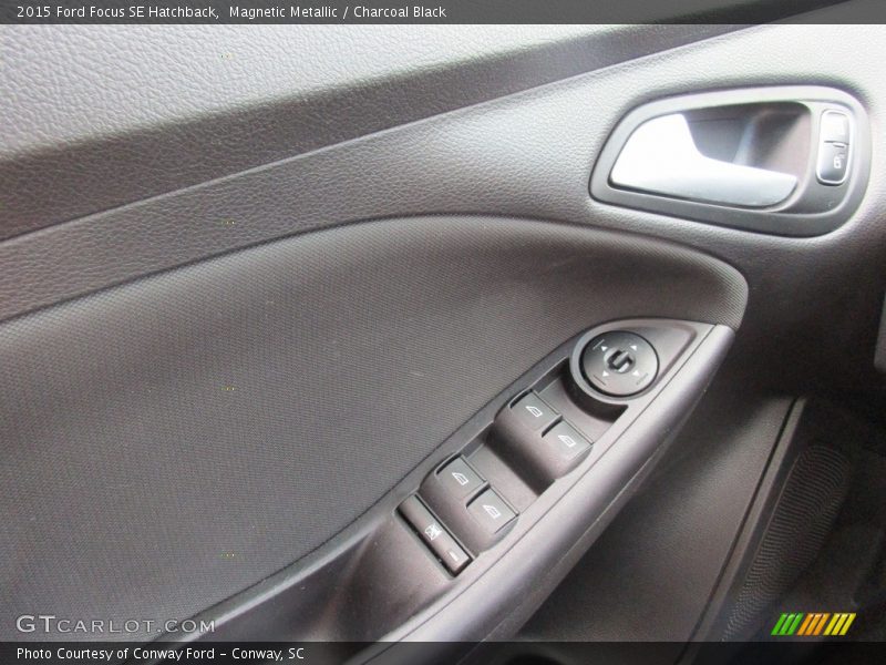 Magnetic Metallic / Charcoal Black 2015 Ford Focus SE Hatchback