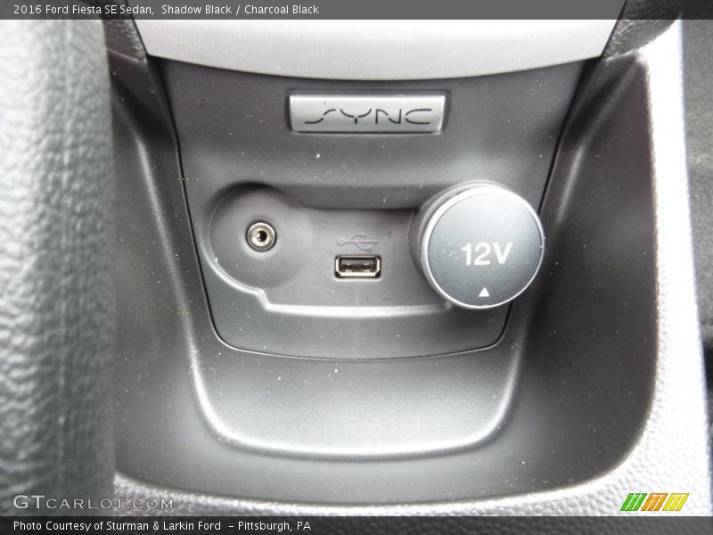 Shadow Black / Charcoal Black 2016 Ford Fiesta SE Sedan