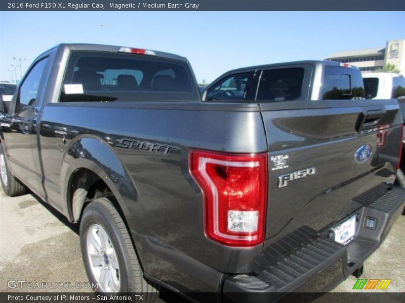 Magnetic / Medium Earth Gray 2016 Ford F150 XL Regular Cab