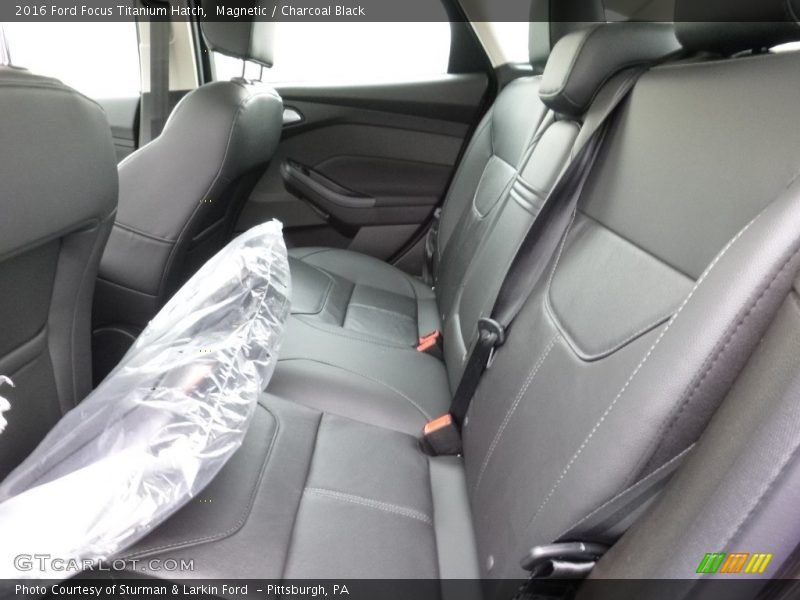 Magnetic / Charcoal Black 2016 Ford Focus Titanium Hatch