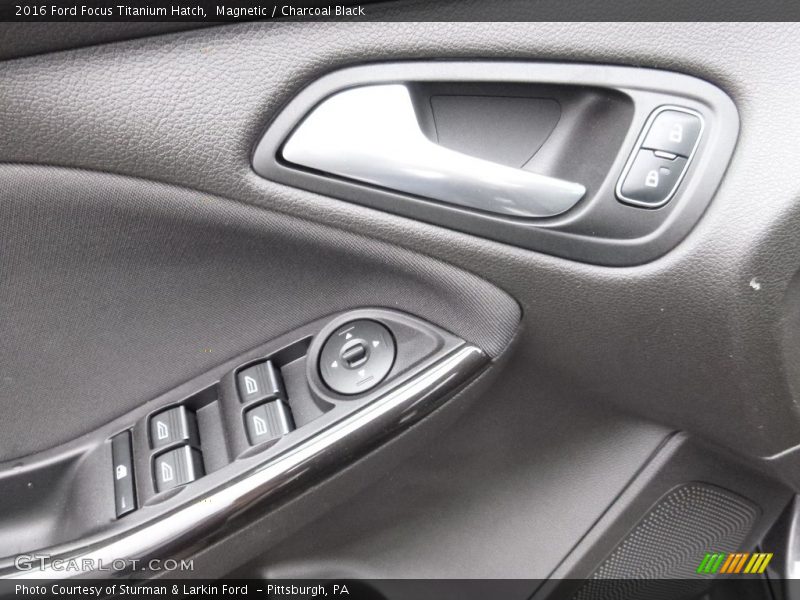 Magnetic / Charcoal Black 2016 Ford Focus Titanium Hatch