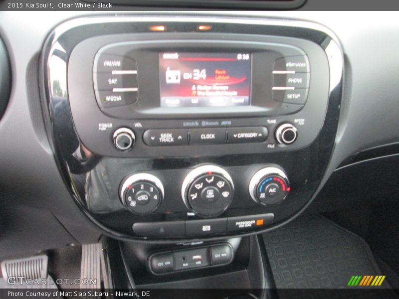 Clear White / Black 2015 Kia Soul !