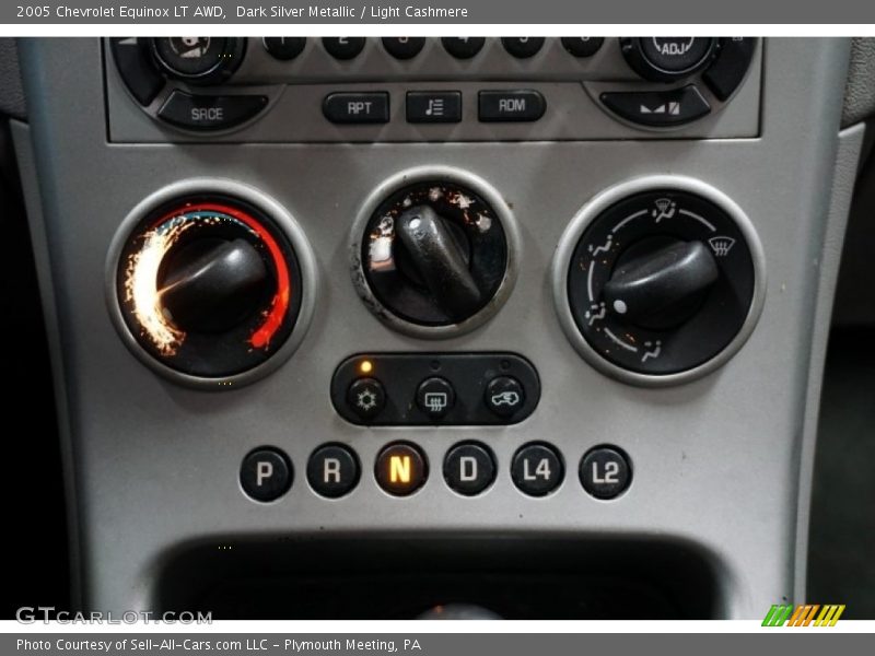 Dark Silver Metallic / Light Cashmere 2005 Chevrolet Equinox LT AWD