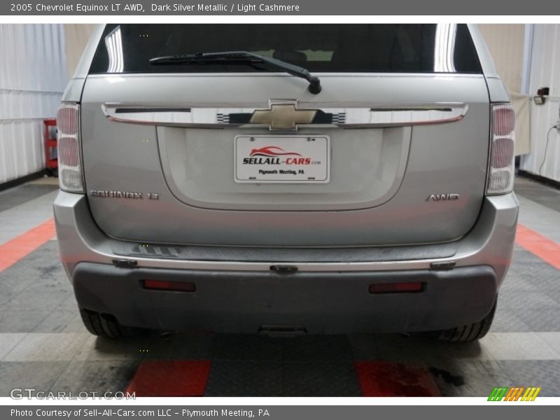 Dark Silver Metallic / Light Cashmere 2005 Chevrolet Equinox LT AWD