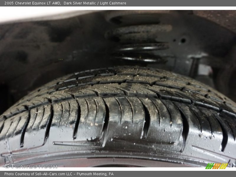 Dark Silver Metallic / Light Cashmere 2005 Chevrolet Equinox LT AWD