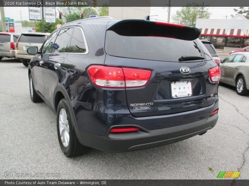 Blaze Blue / Satin Black 2016 Kia Sorento LX