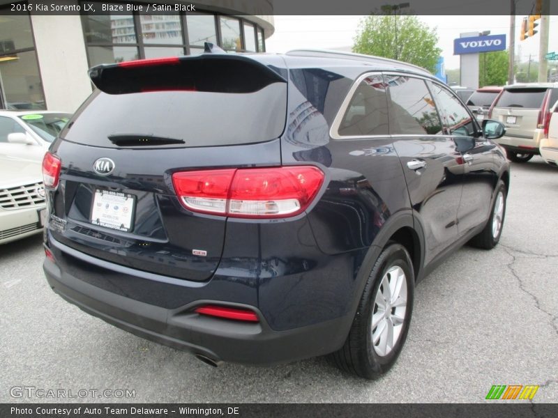 Blaze Blue / Satin Black 2016 Kia Sorento LX