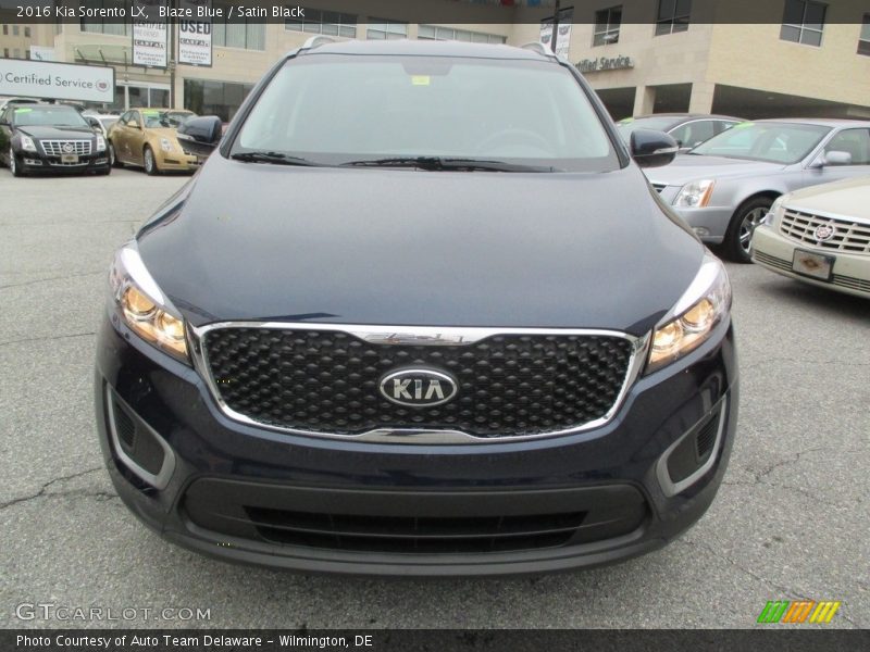 Blaze Blue / Satin Black 2016 Kia Sorento LX