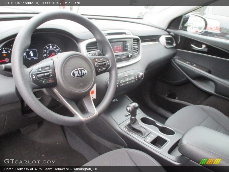 Blaze Blue / Satin Black 2016 Kia Sorento LX