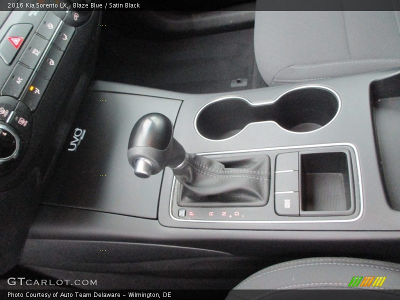 Blaze Blue / Satin Black 2016 Kia Sorento LX