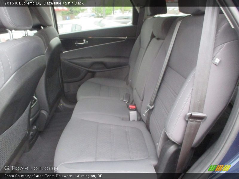 Blaze Blue / Satin Black 2016 Kia Sorento LX