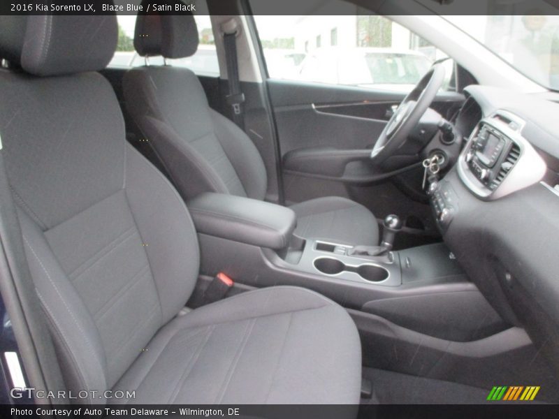 Blaze Blue / Satin Black 2016 Kia Sorento LX