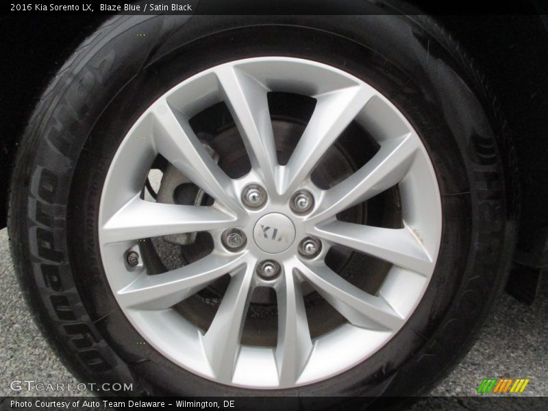Blaze Blue / Satin Black 2016 Kia Sorento LX