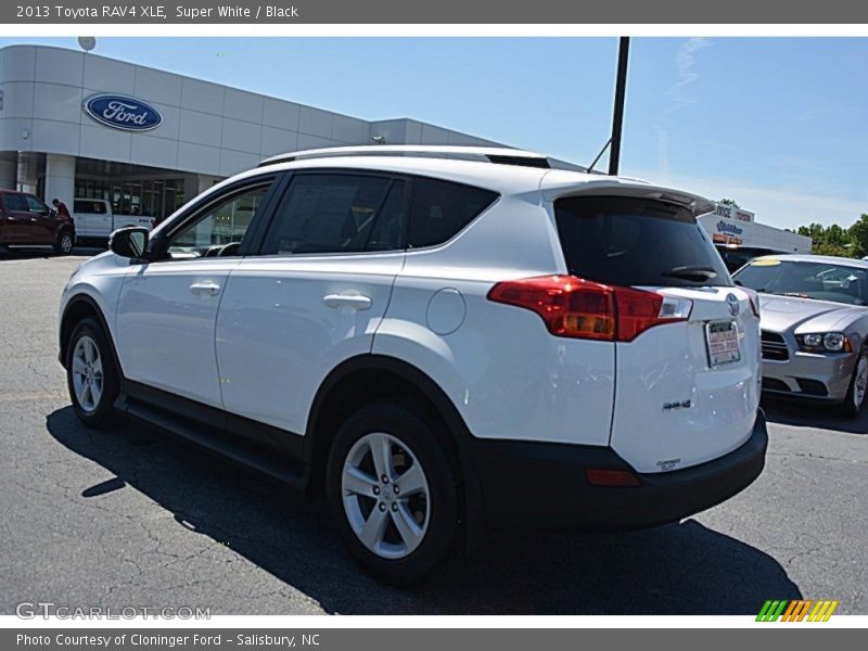 Super White / Black 2013 Toyota RAV4 XLE