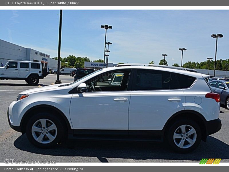 Super White / Black 2013 Toyota RAV4 XLE