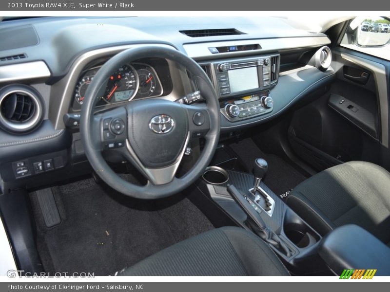 Super White / Black 2013 Toyota RAV4 XLE