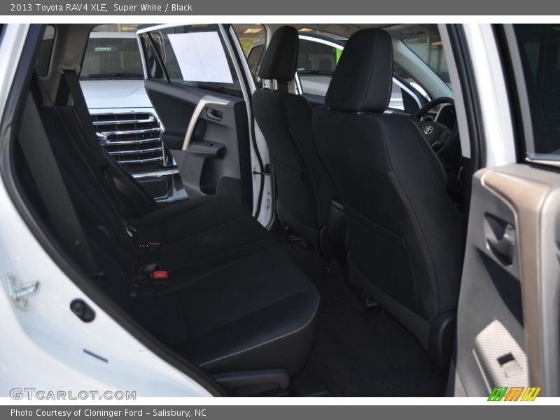 Super White / Black 2013 Toyota RAV4 XLE