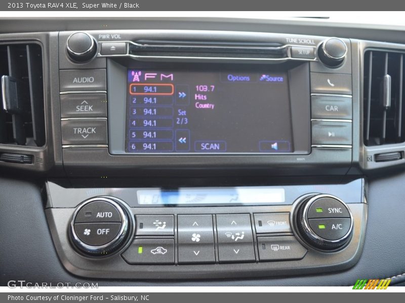 Super White / Black 2013 Toyota RAV4 XLE