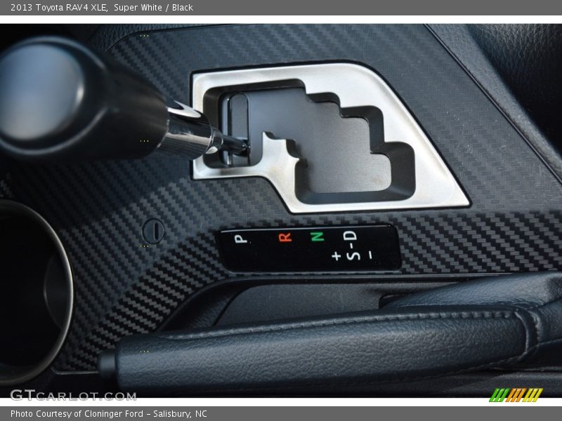 Super White / Black 2013 Toyota RAV4 XLE