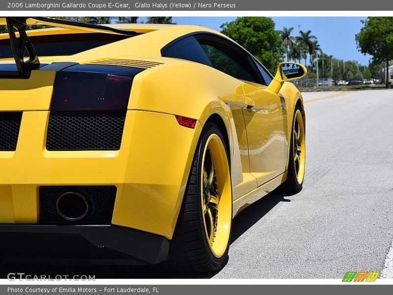 Giallo Halys (Yellow) / Nero Perseus 2006 Lamborghini Gallardo Coupe E-Gear