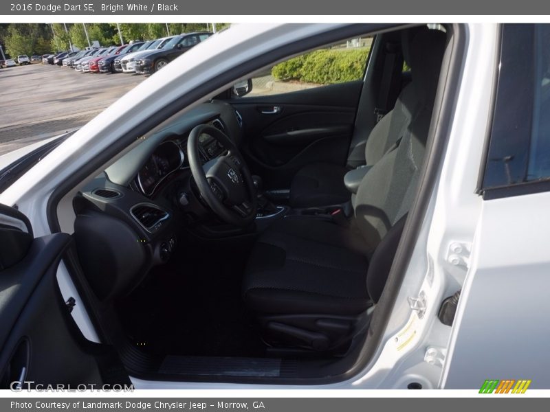 Bright White / Black 2016 Dodge Dart SE