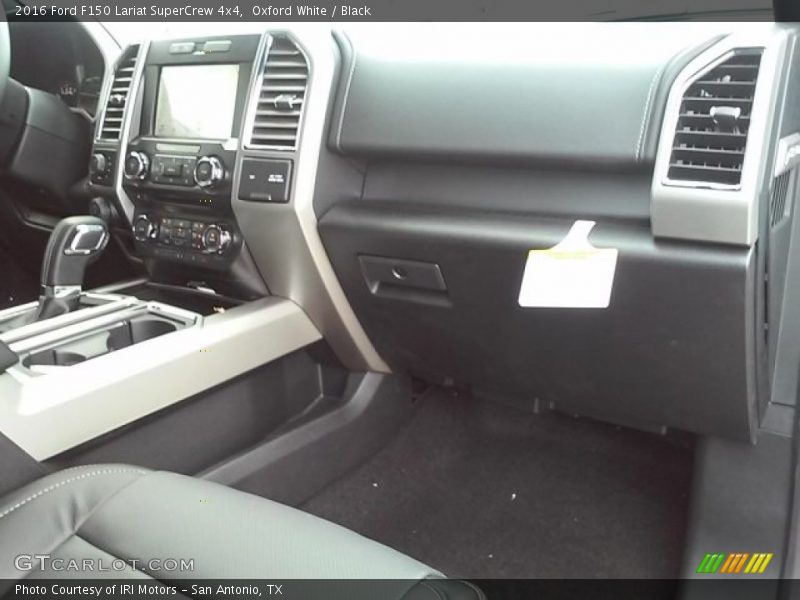 Oxford White / Black 2016 Ford F150 Lariat SuperCrew 4x4