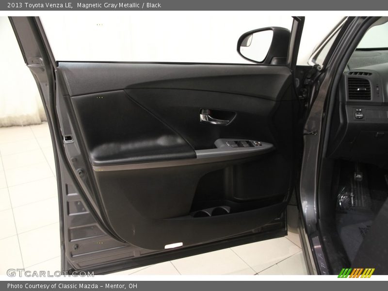 Magnetic Gray Metallic / Black 2013 Toyota Venza LE