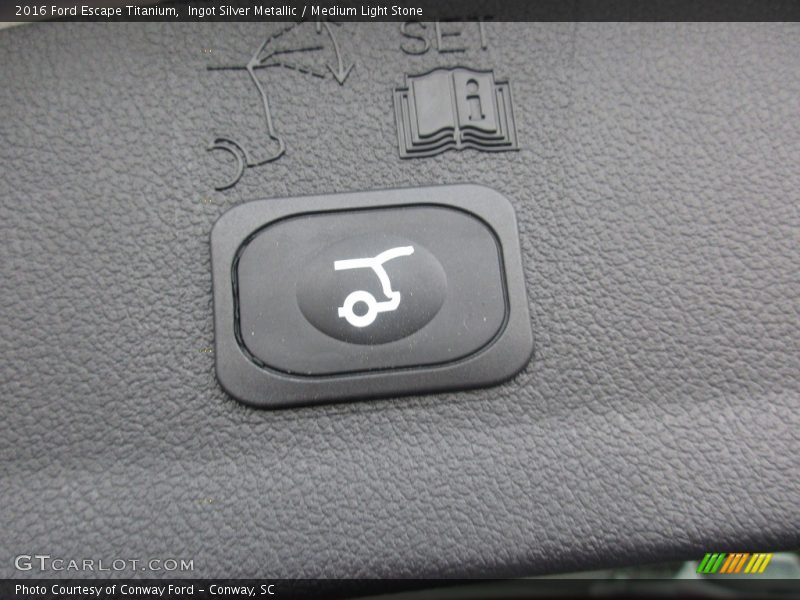 Ingot Silver Metallic / Medium Light Stone 2016 Ford Escape Titanium