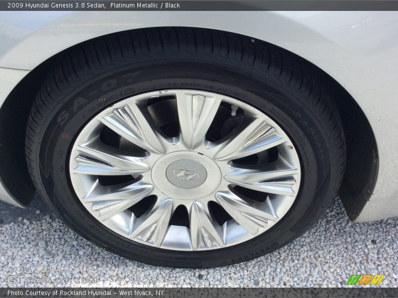 Platinum Metallic / Black 2009 Hyundai Genesis 3.8 Sedan
