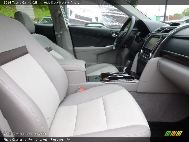 Attitude Black Metallic / Ivory 2014 Toyota Camry XLE
