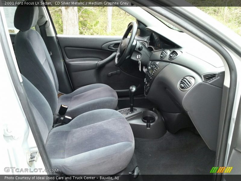 CD Silver Metallic / Medium Graphite Grey 2001 Ford Focus LX Sedan