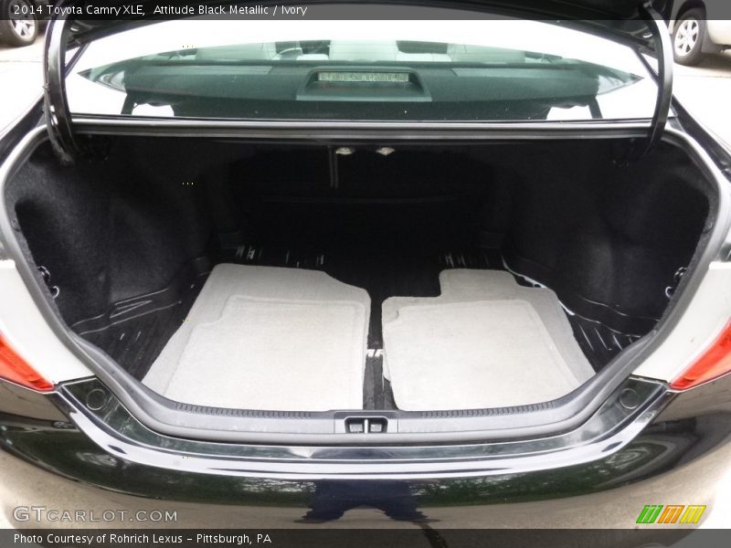 Attitude Black Metallic / Ivory 2014 Toyota Camry XLE