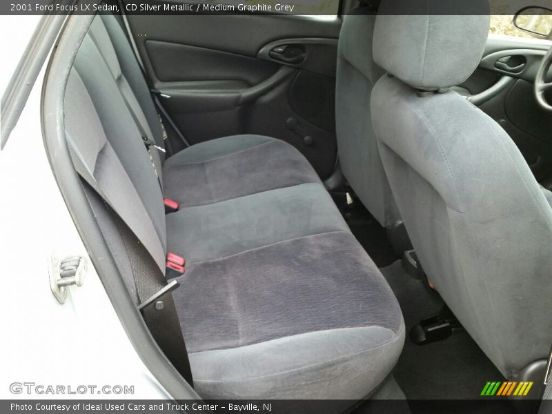 CD Silver Metallic / Medium Graphite Grey 2001 Ford Focus LX Sedan