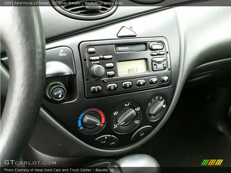 CD Silver Metallic / Medium Graphite Grey 2001 Ford Focus LX Sedan