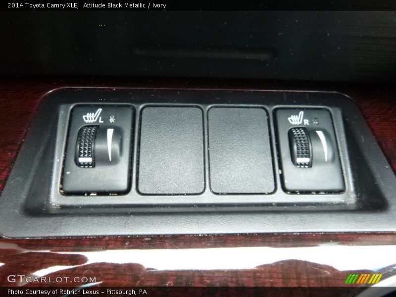 Attitude Black Metallic / Ivory 2014 Toyota Camry XLE