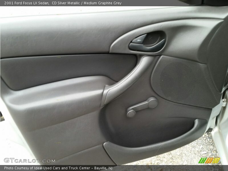 CD Silver Metallic / Medium Graphite Grey 2001 Ford Focus LX Sedan