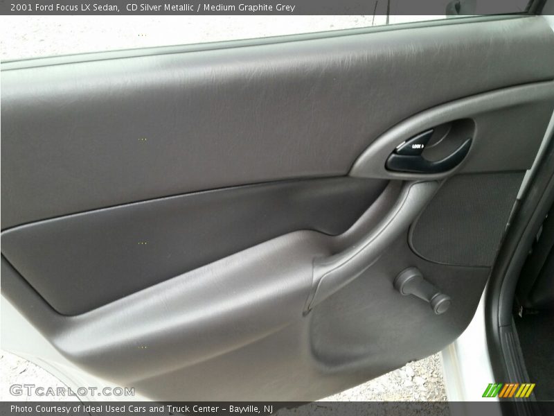 CD Silver Metallic / Medium Graphite Grey 2001 Ford Focus LX Sedan