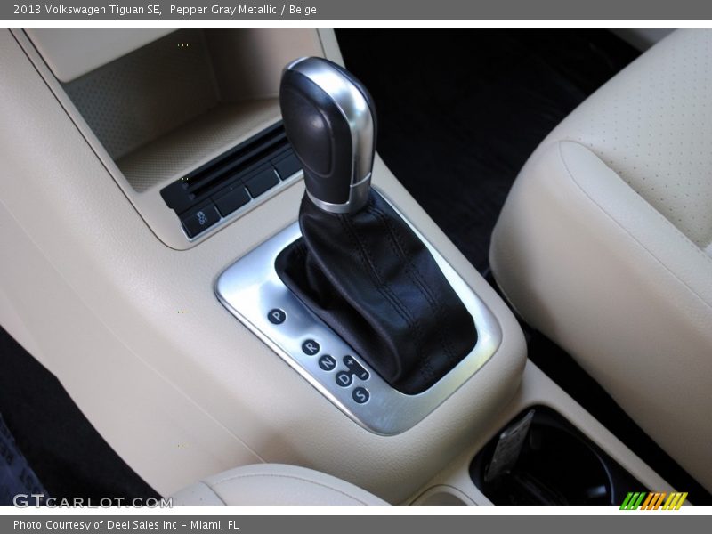 Pepper Gray Metallic / Beige 2013 Volkswagen Tiguan SE