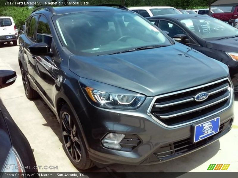 Magnetic / Charcoal Black 2017 Ford Escape SE