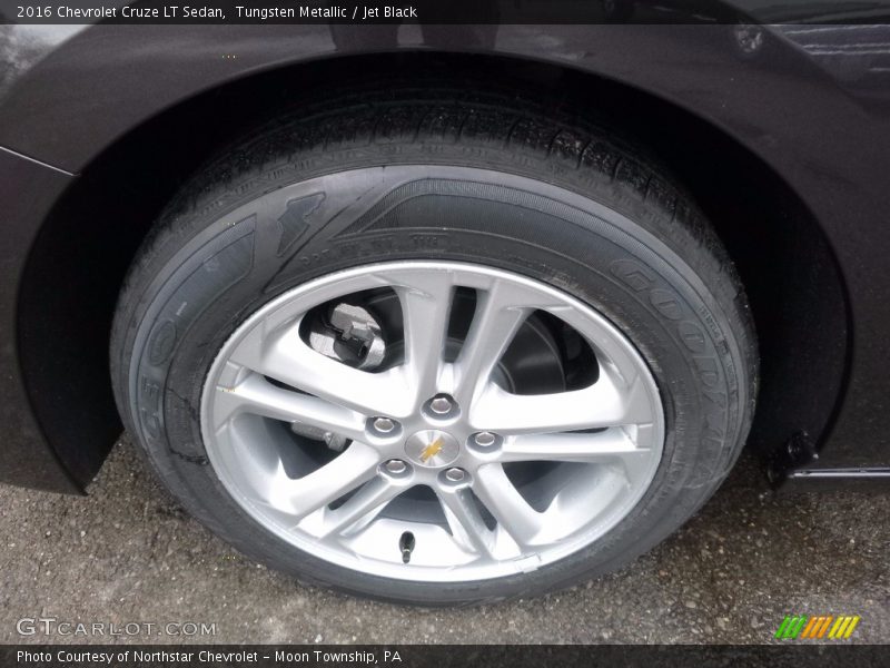Tungsten Metallic / Jet Black 2016 Chevrolet Cruze LT Sedan